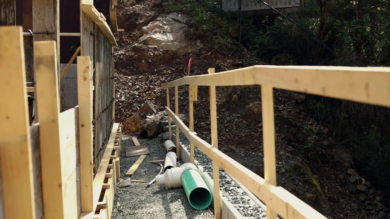 Hillside foundation — structural form